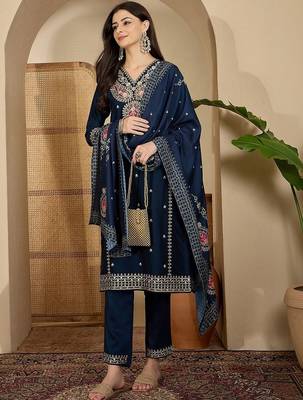 Embroidered v-neck kurta & trousers with dupatta 1