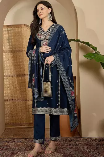Embroidered v-neck kurta & trousers with dupatta