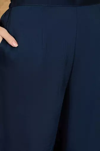 Embroidered v-neck kurta & trousers with dupatta