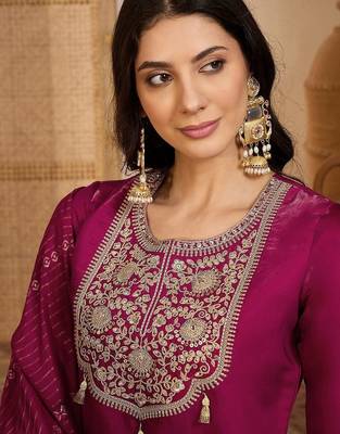 Embroidered round neck kurta & trousers kurta sets 3