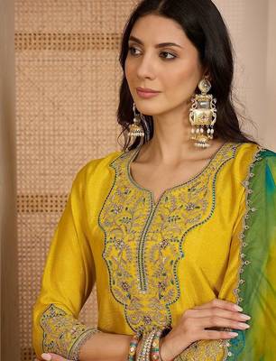 Embroidered round neck  kurta trousers & dupatta 3