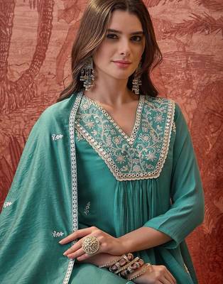 Embroidered  v-neck kurta & trousers kurta sets 2