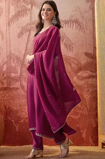 Embroidered round neck straight kurta & trousers with dupatta