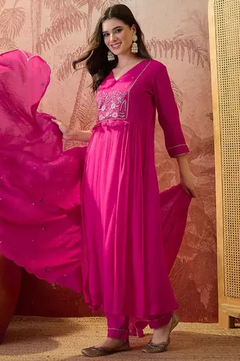 Embroidered kurta & trousers with dupatta