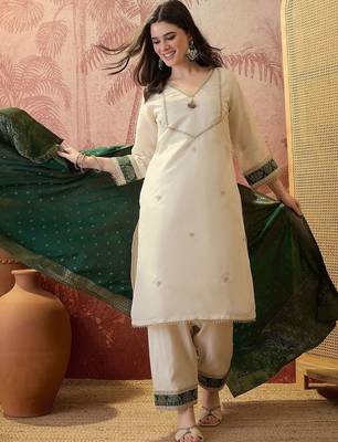 Embroidered v-neck kurta trousers & dupatta 1
