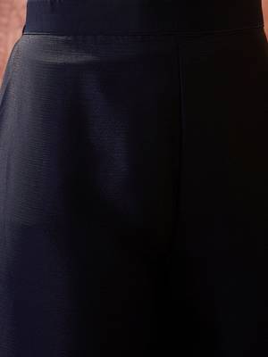 Embroidered kurta & trousers with dupatta 4