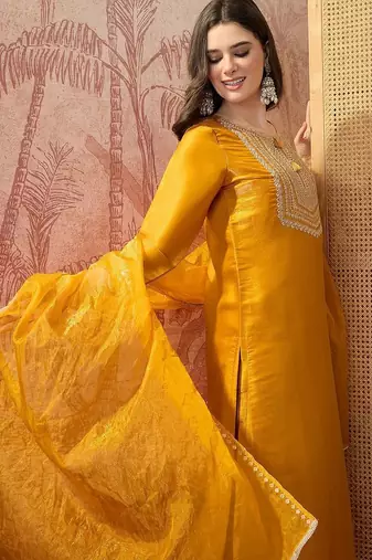 Embroidered v-neck kurta trousers & dupatta