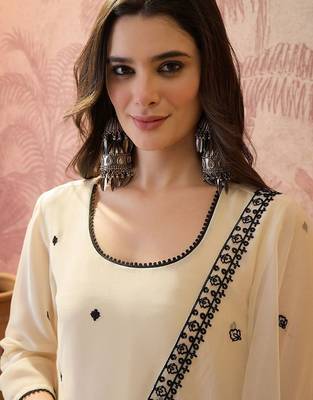 Embroidered round neck kurta & sharara kurta set 4