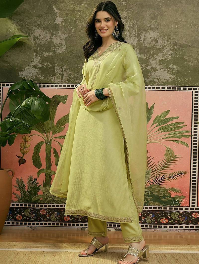 Embroidered v-neck kurta & trousers with dupatta