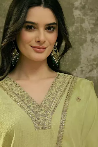 Embroidered v-neck kurta & trousers with dupatta