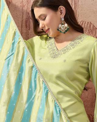 Embroidered v-neck kurta & palazzos with dupatta 3