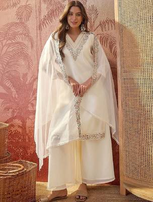 Embroidered v-neck kurta & trousers with dupatta 1