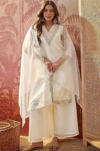 Embroidered v-neck kurta & trousers with dupatta