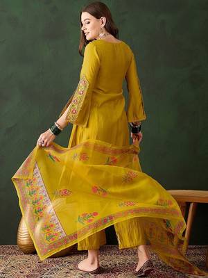 Embroidered thread work straight kurta with trousers & dupatta 5