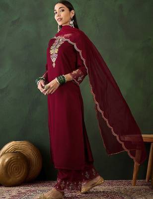 Women embroidered three quarter sleeves kurta & trousers with dupatta 4