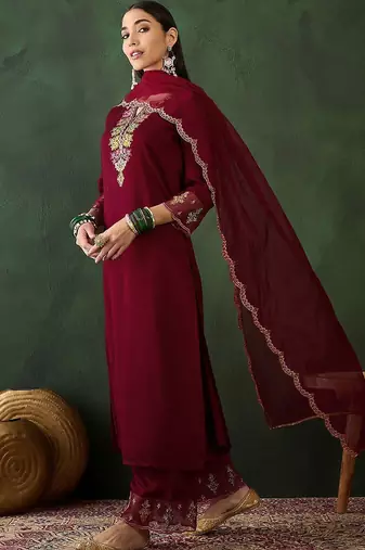 Women embroidered three quarter sleeves kurta & trousers with dupatta