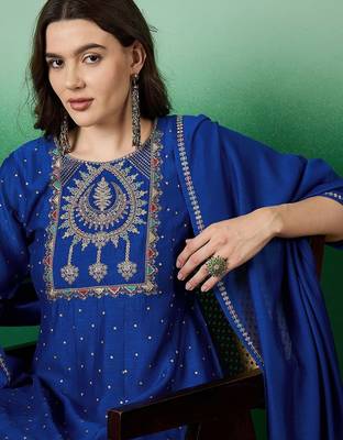 Blue floral embroidered a-line kurta & trousers with dupatta 2