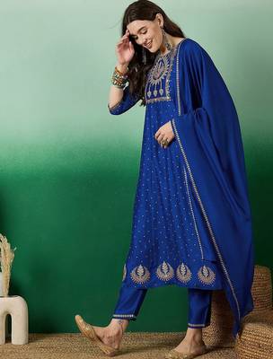 Blue floral embroidered a-line kurta & trousers with dupatta 5