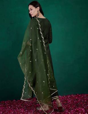 Sequin embroidered round neck straight kurta with trousers & dupatta 5