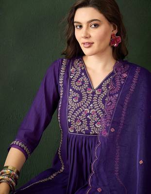 Women embroidered a-line kurta trousers & dupatta 2