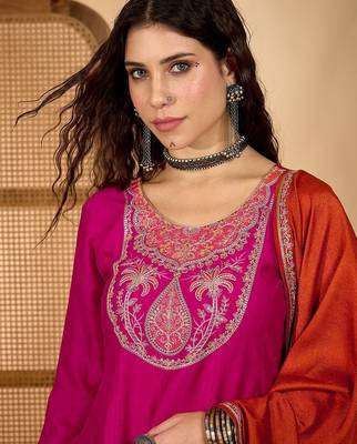 Women ethnic motifs embroidered anarkali kurta with trouser & dupatta 2