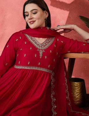 Women sequence embroidered kurta with trousers & dupatta 2