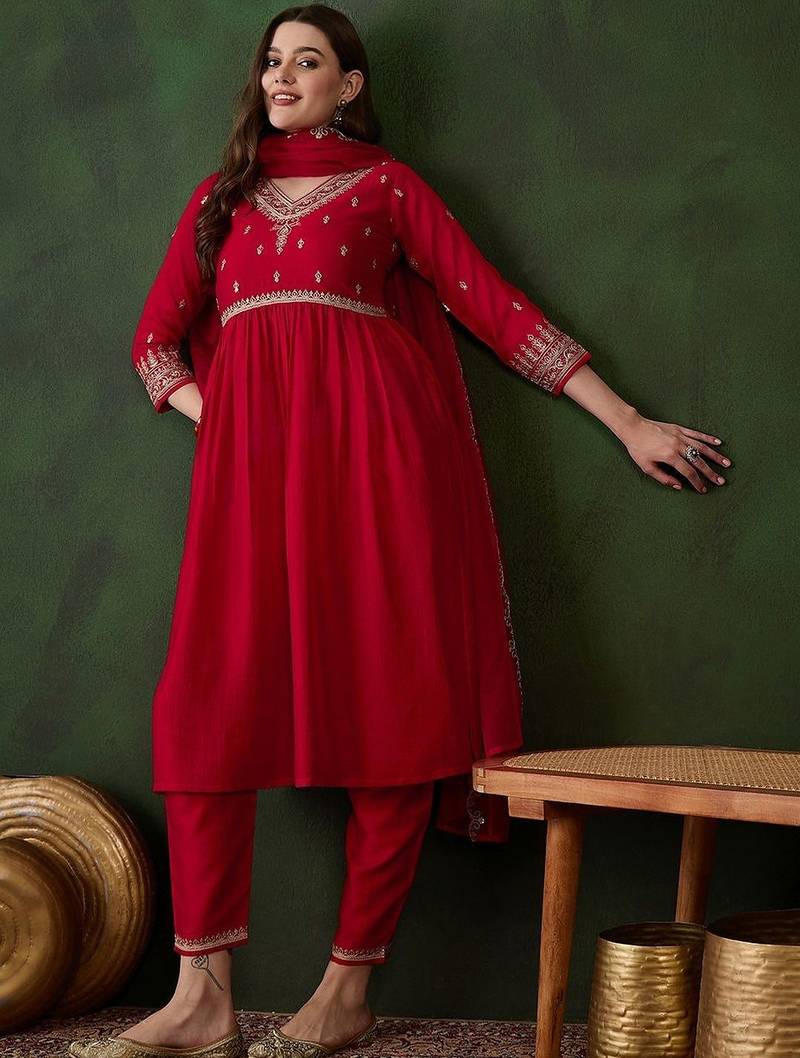 Women ethnic motifs embroidered empire thread work kurta set