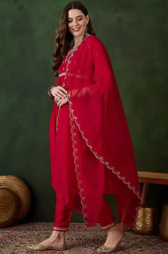 Women ethnic motifs embroidered empire thread work kurta set
