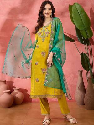Floral embroidered thread work straight kurta with trouser & dupatta 3