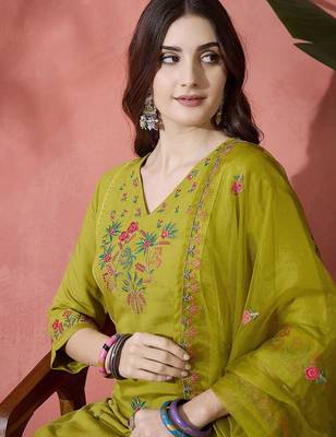 Straight sequence embroidered kurta trouser with dupatta 2