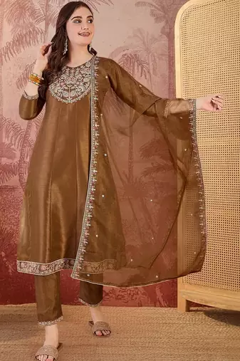 Embroidered round neck kurta & trousers kurta set