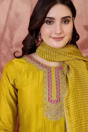 Women floral embroidered pleated sequinned kurta with trousers & dupatta