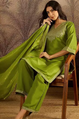 Floral embroidered v-neck sequinned kurta with palazzos & dupatta