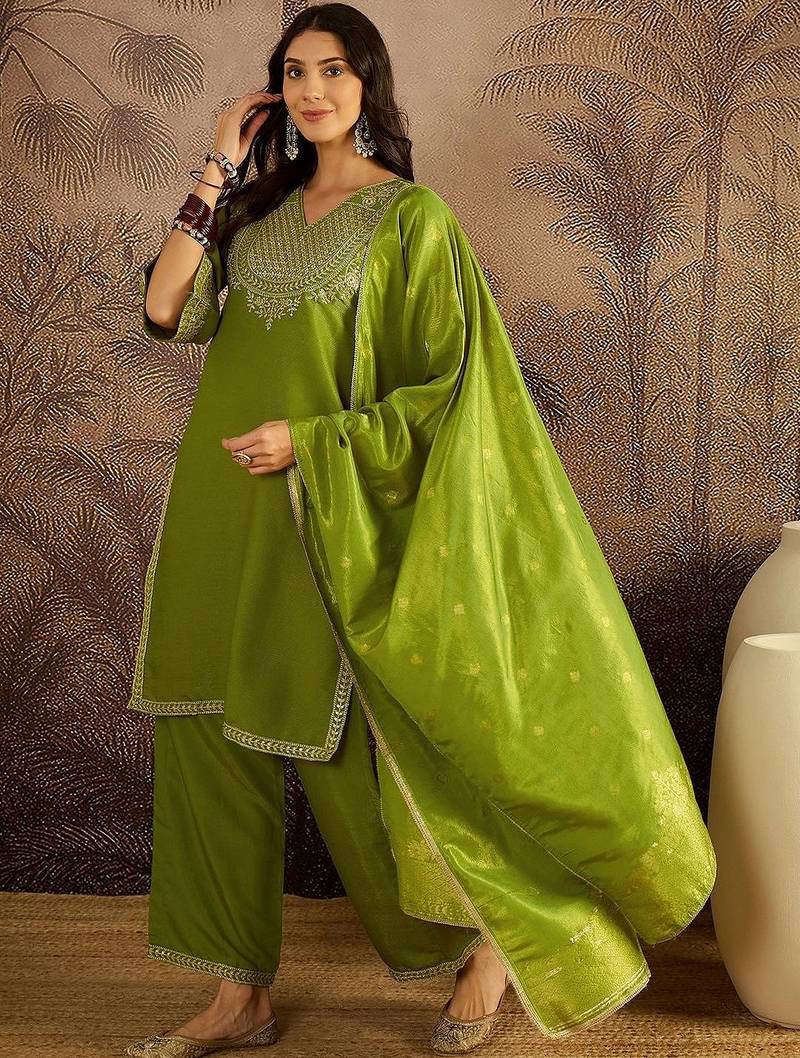 Floral embroidered v-neck sequinned kurta with palazzos & dupatta