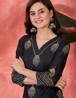 Ethnic motifs foli printed v-neck chanderi silk straight kurta with trousers 2