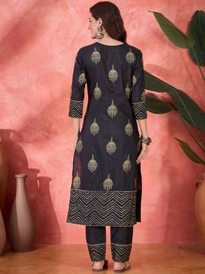Ethnic motifs foli printed v-neck chanderi silk straight kurta with trousers 5