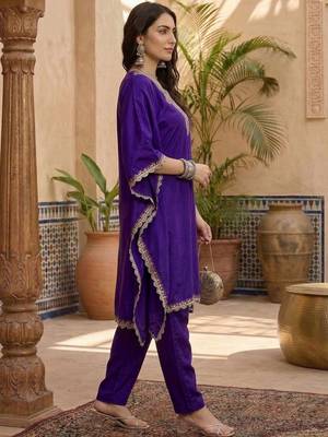 Embroidered  v-neck kurta & trousers 4