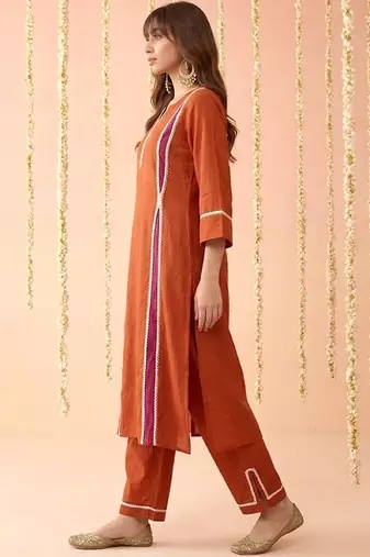 Round neck kurta & trousers