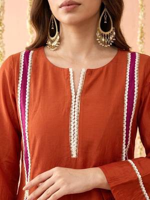 Round neck kurta & trousers 5