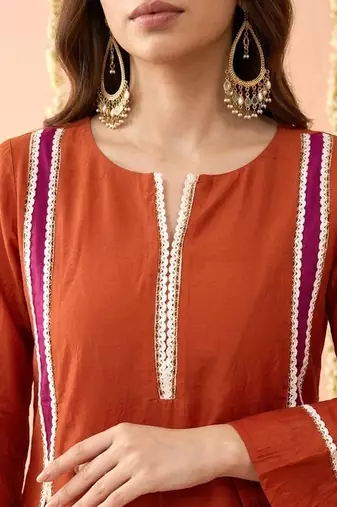Round neck kurta & trousers