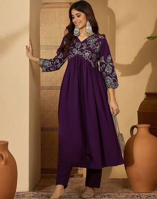 Floral embroidered empire sequinned a-line kurta with trouser 3