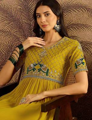 Zari sequence thread embroidered a-line kurta with trousers 2