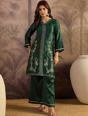 Embroidered straight kurta & trousers 1