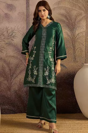 Embroidered straight kurta & trousers