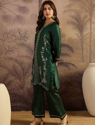 Embroidered straight kurta & trousers 5