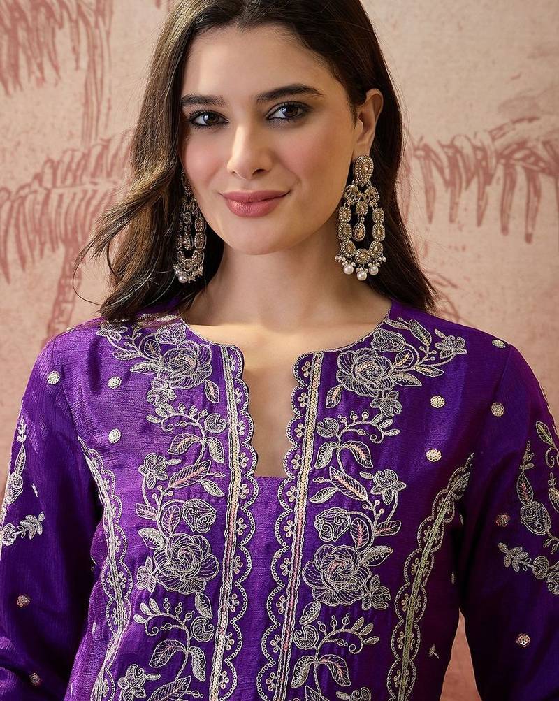 Embroidered v-neck  co-ords