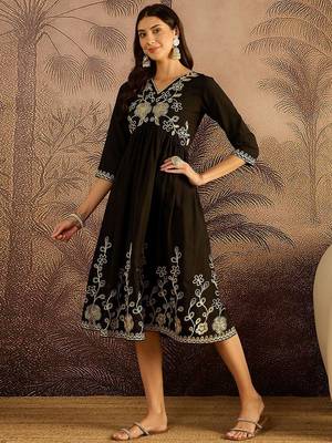 Floral embroidered fit & flare dress 4