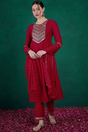 Floral embroidered sequinned kurta with trousers & dupatta