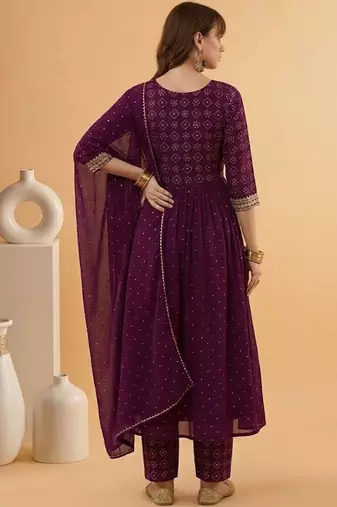 Zari sequence embroidered v-neck kurta & trousers with dupatta