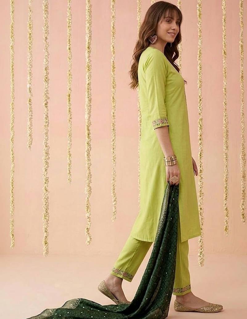 Yoke design silk blend round neck kurta & trousers with dupatta